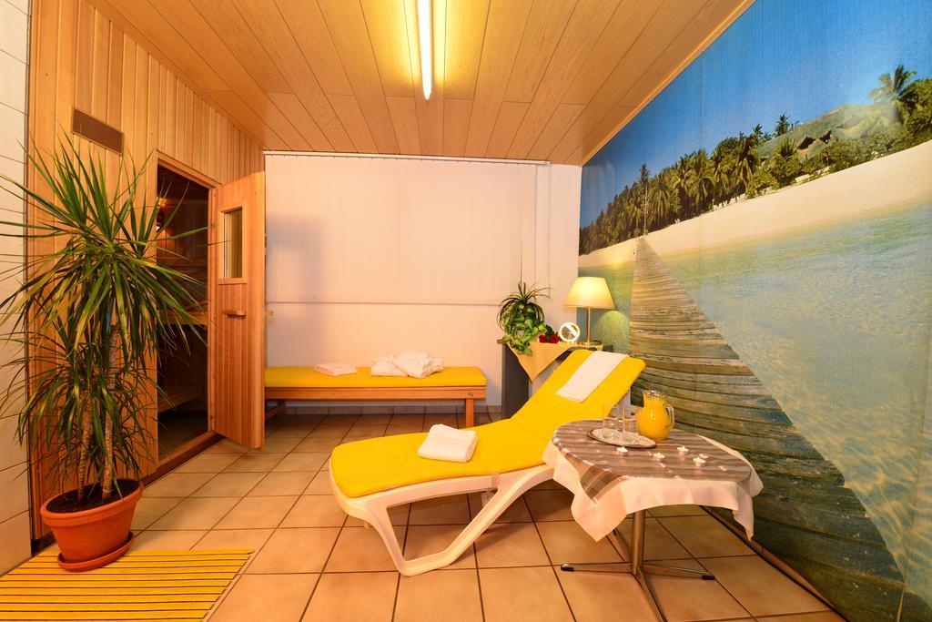Hotel Am Buchwald Esslingen am Neckar ภายนอก รูปภาพ