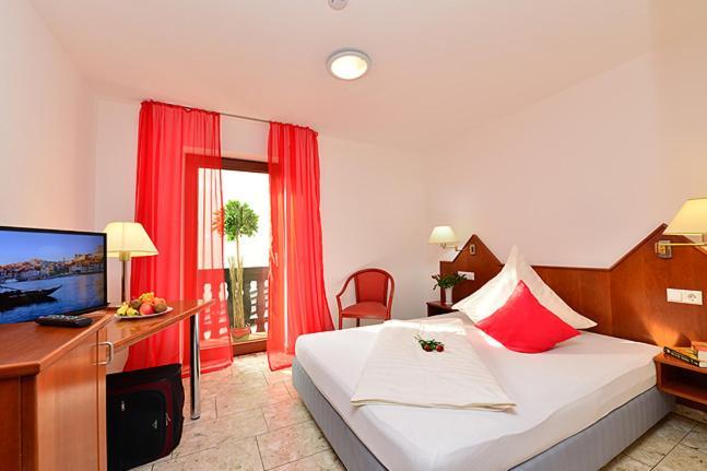 Hotel Am Buchwald Esslingen am Neckar ภายนอก รูปภาพ