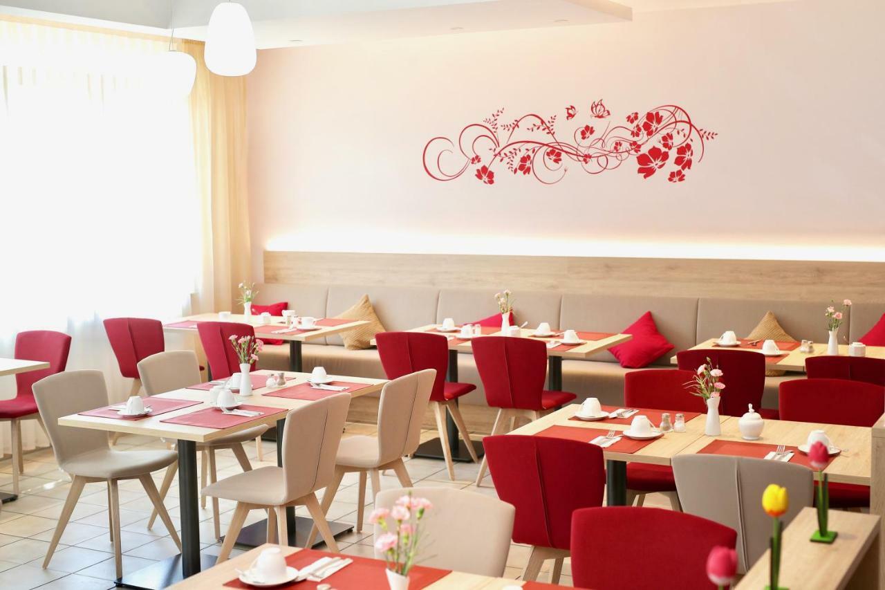 Hotel Am Buchwald Esslingen am Neckar ภายนอก รูปภาพ