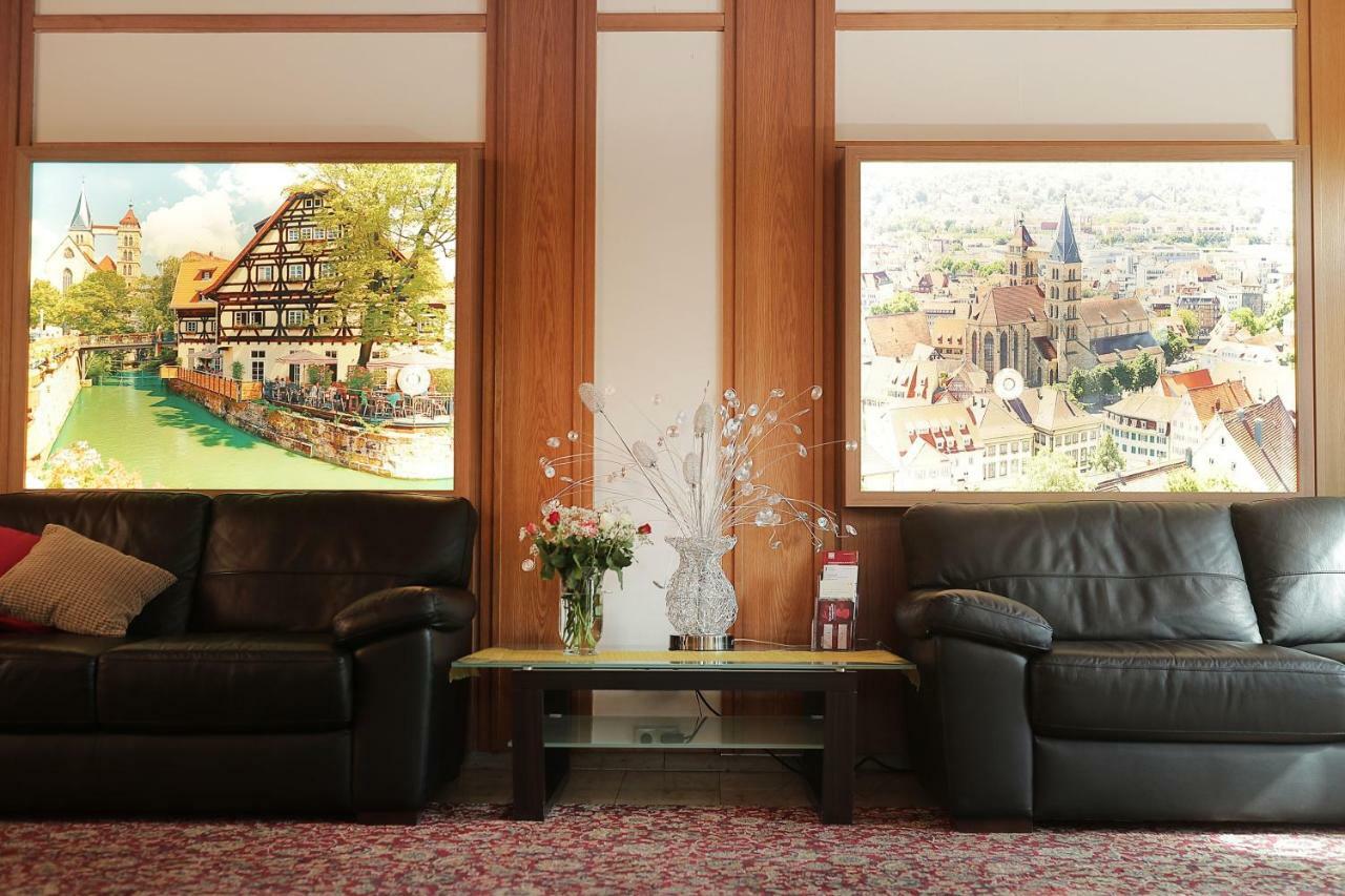 Hotel Am Buchwald Esslingen am Neckar ภายนอก รูปภาพ